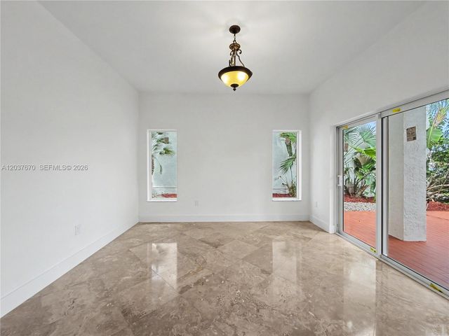 4725 NW 104th Avenue, Doral, FL 33178