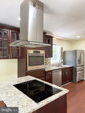 1 HARDY CT, Baltimore, MD 21204