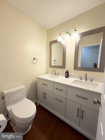1 HARDY CT, Baltimore, MD 21204
