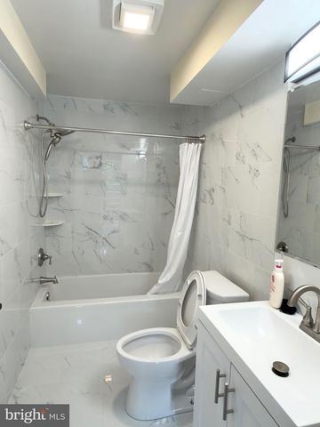 1 HARDY CT, Baltimore, MD 21204