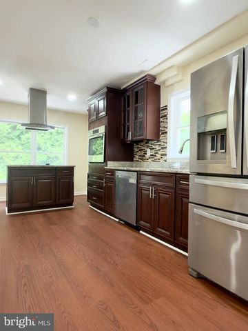 1 HARDY CT, Baltimore, MD 21204