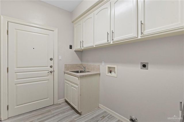 3514 Los Lagos Drive, Edinburg, TX 78542