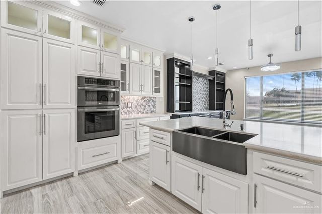 3514 Los Lagos Drive, Edinburg, TX 78542