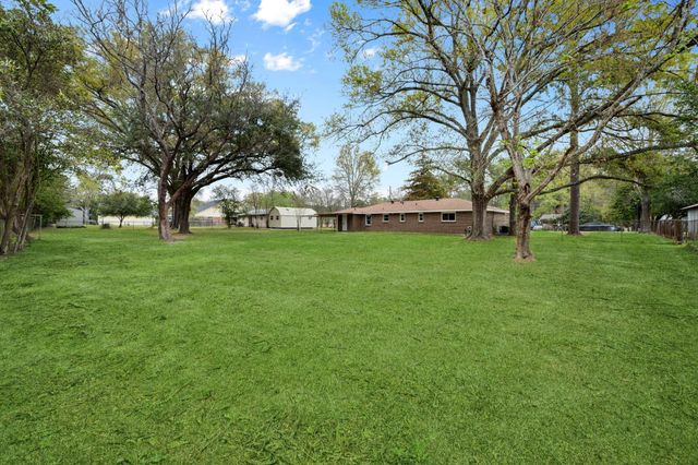 16746 Main Street, Splendora, TX 77372