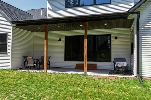 10081 9 Mile Creek Road, Fall Creek, WI 54742