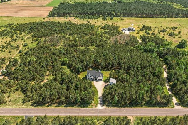 10081 9 Mile Creek Road, Fall Creek, WI 54742