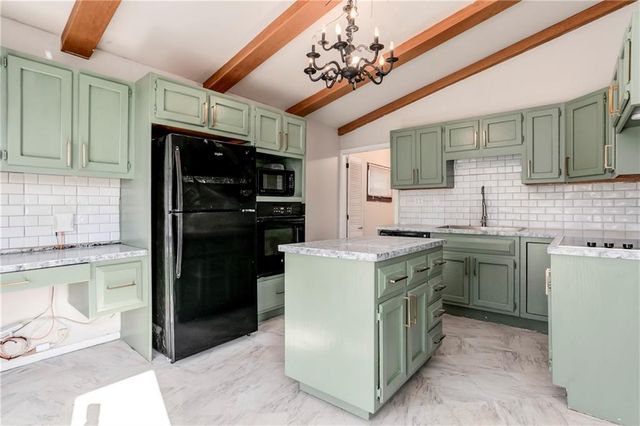 405 E 267th Street, Cleveland, MO 64734