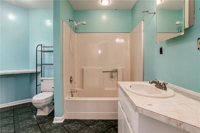 405 E 267th Street, Cleveland, MO 64734