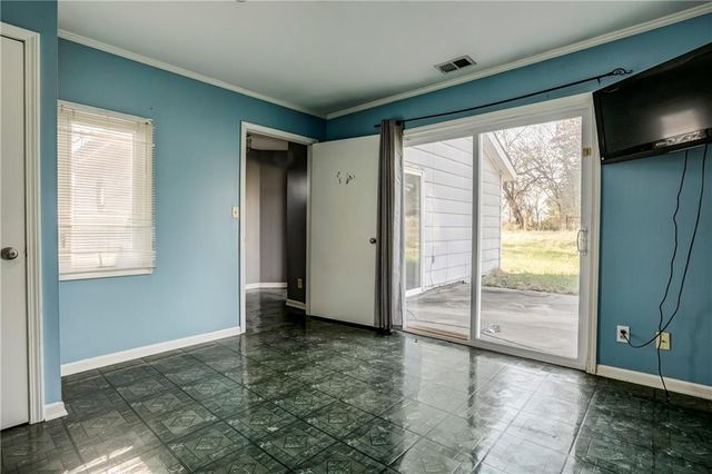 405 E 267th Street, Cleveland, MO 64734