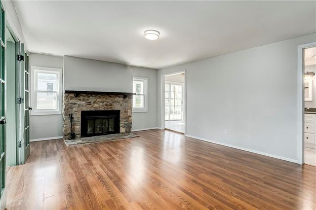 405 E 267th Street, Cleveland, MO 64734