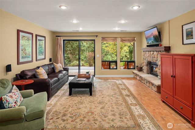 14616 216th Avenue NE, Woodinville, WA 98077