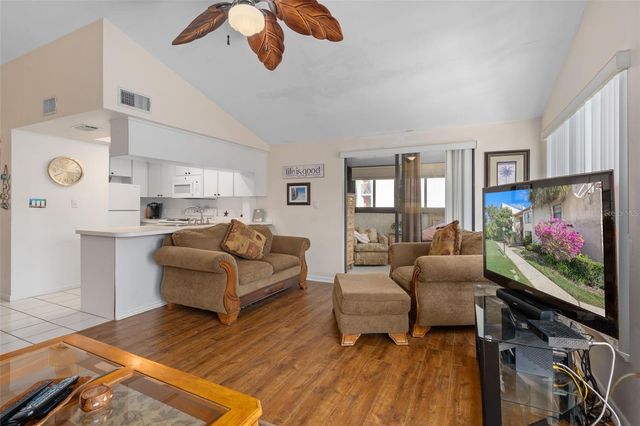 2571 CYPRUS DRIVE 1-201, Palm Harbor, FL 34684