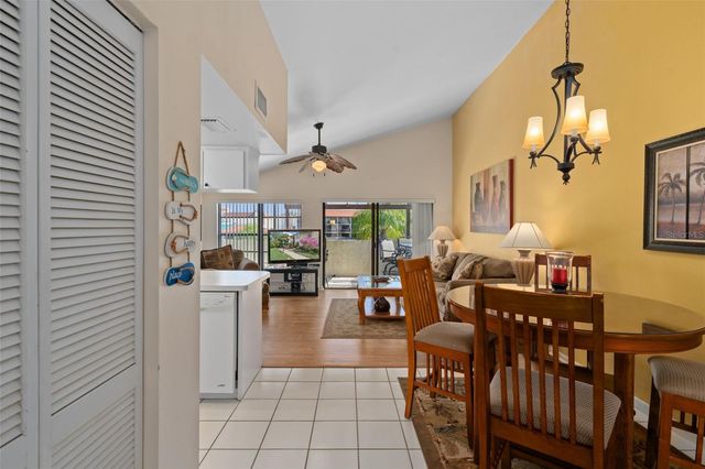 2571 CYPRUS DRIVE 1-201, Palm Harbor, FL 34684