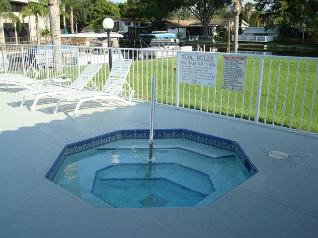2571 CYPRUS DRIVE 1-201, Palm Harbor, FL 34684