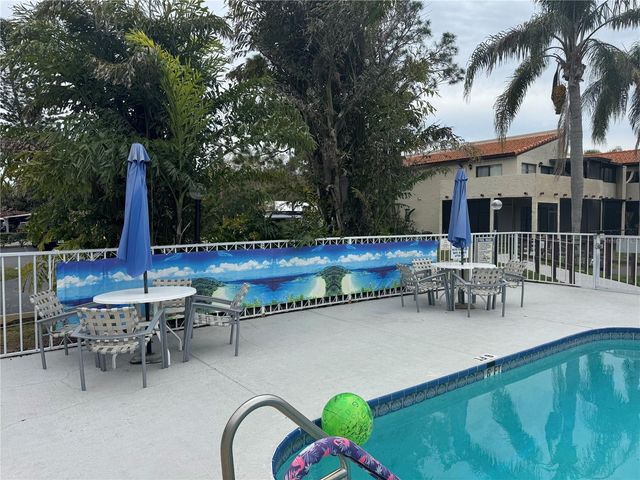 2571 CYPRUS DRIVE 1-201, Palm Harbor, FL 34684