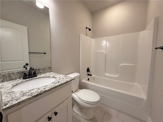 32 Dirleton Drive, Bella Vista, AR 72715