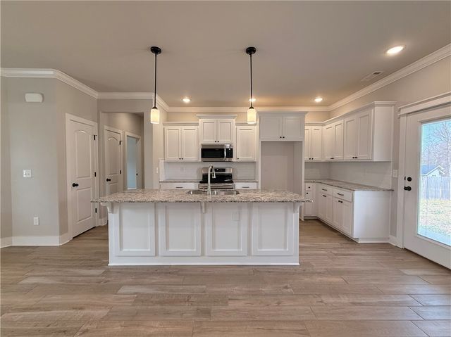 32 Dirleton Drive, Bella Vista, AR 72715