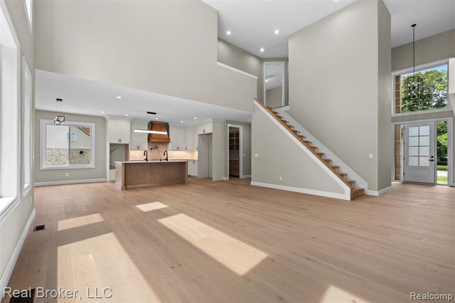 12114 22 Mile Rd, Shelby Twp, MI 48315