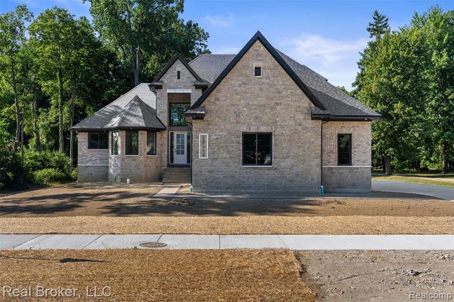 12114 22 Mile Rd, Shelby Twp, MI 48315