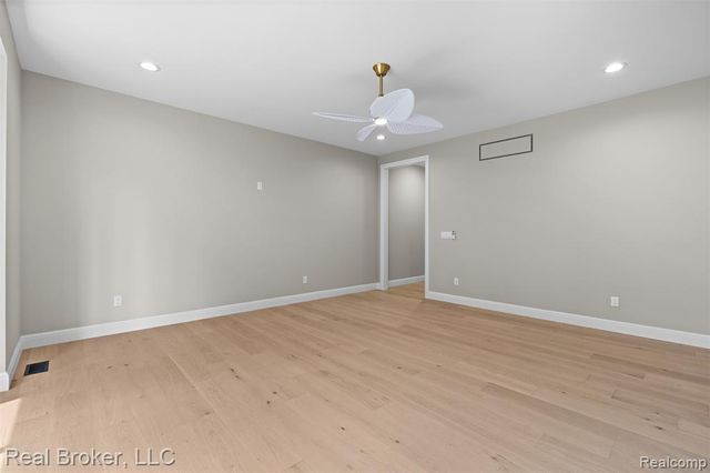12114 22 Mile Rd, Shelby Twp, MI 48315