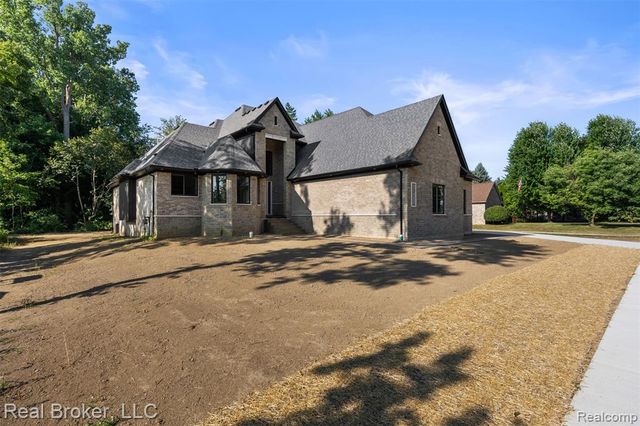 12114 22 Mile Rd, Shelby Twp, MI 48315