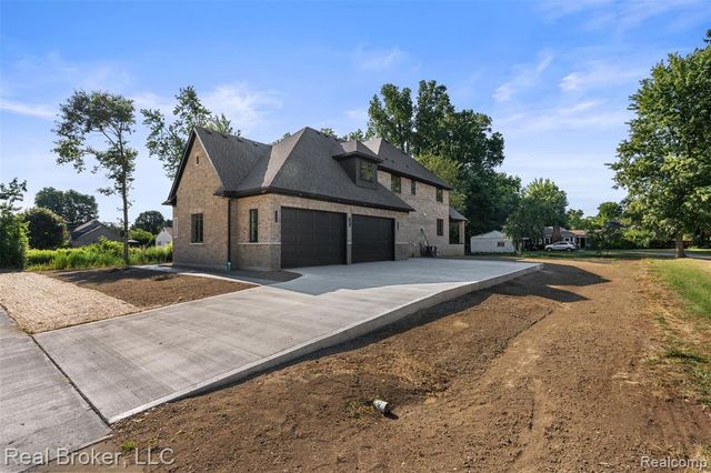12114 22 Mile Rd, Shelby Twp, MI 48315
