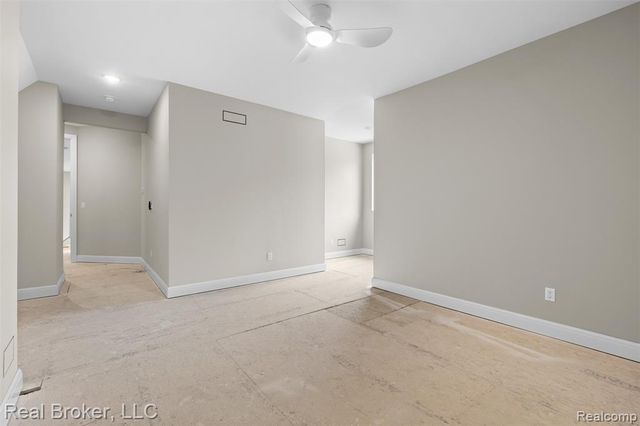12114 22 Mile Rd, Shelby Twp, MI 48315