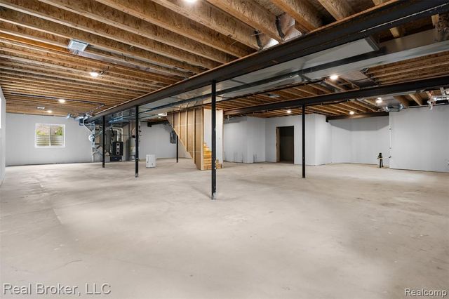 12114 22 Mile Rd, Shelby Twp, MI 48315