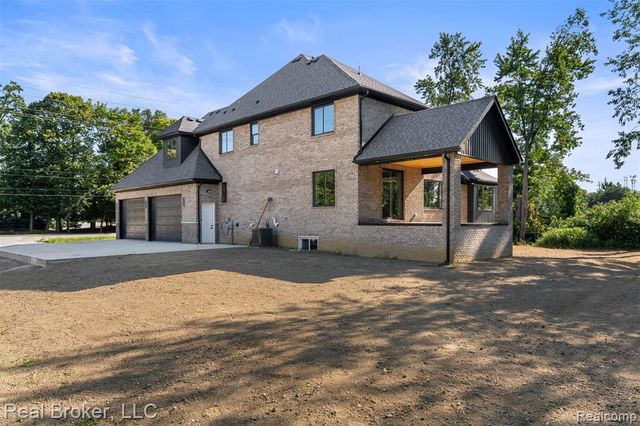 12114 22 Mile Rd, Shelby Twp, MI 48315