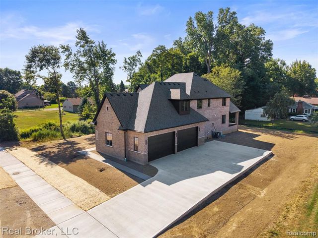 12114 22 Mile Rd, Shelby Twp, MI 48315