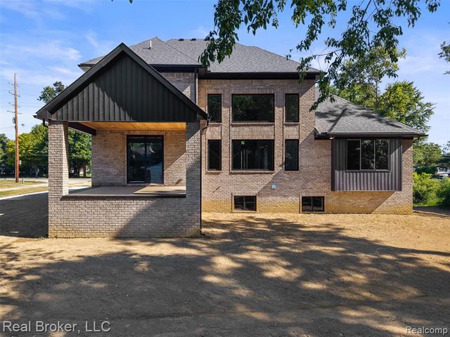 12114 22 Mile Rd, Shelby Twp, MI 48315