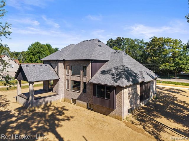 12114 22 Mile Rd, Shelby Twp, MI 48315