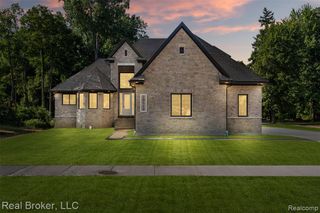 12114 22 Mile Rd, Shelby Twp, MI 48315