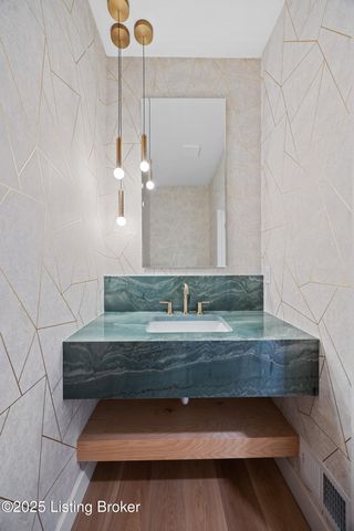 400 Wood Rd, Louisville, KY 40222