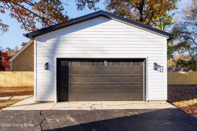 400 Wood Rd, Louisville, KY 40222