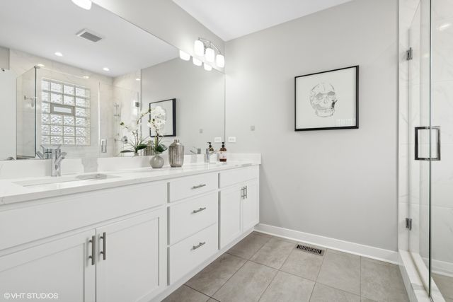 1449 E 65th Place 1, Chicago, IL 60637