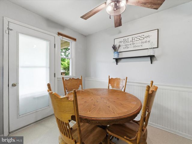826 CRESCENT DR, Shippensburg, PA 17257