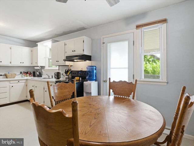 826 CRESCENT DR, Shippensburg, PA 17257