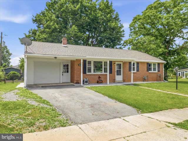 826 CRESCENT DR, Shippensburg, PA 17257