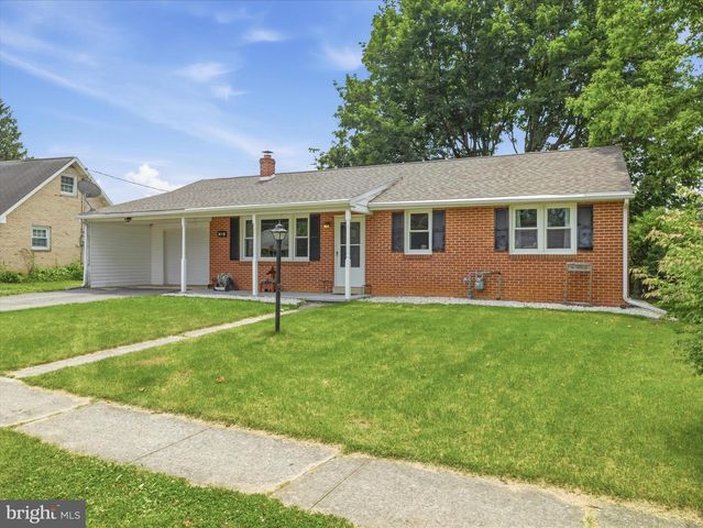 826 CRESCENT DR, Shippensburg, PA 17257