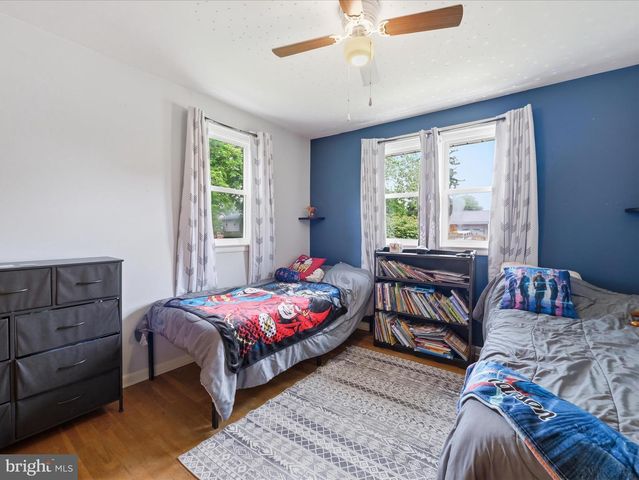 826 CRESCENT DR, Shippensburg, PA 17257
