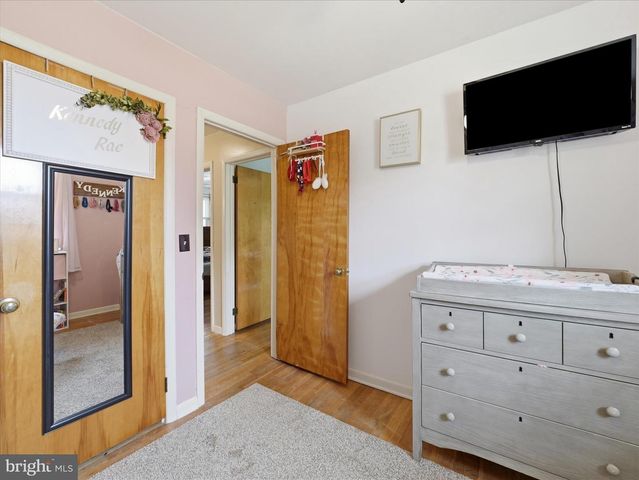 826 CRESCENT DR, Shippensburg, PA 17257