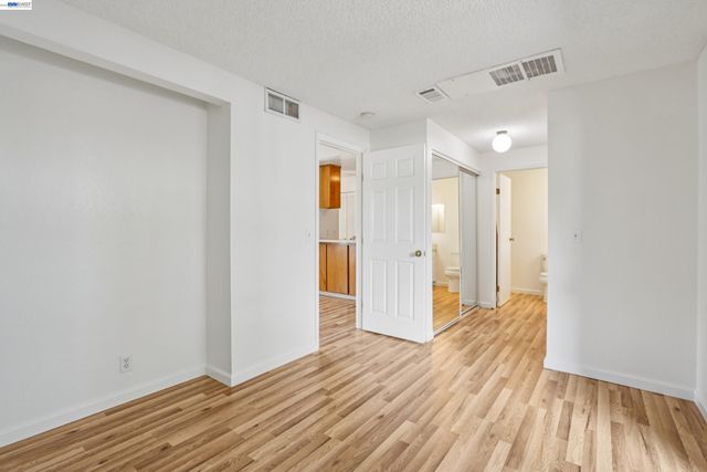 620 River Oak Way 84, Hayward, CA 94544