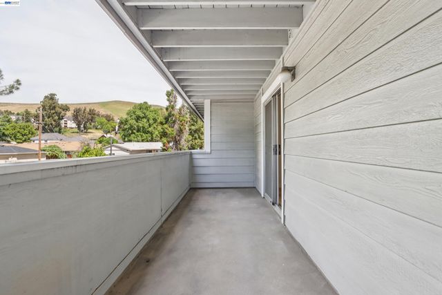 620 River Oak Way 84, Hayward, CA 94544