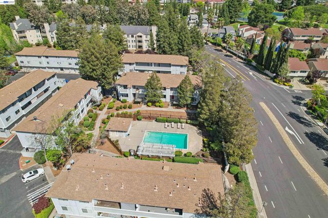 620 River Oak Way 84, Hayward, CA 94544