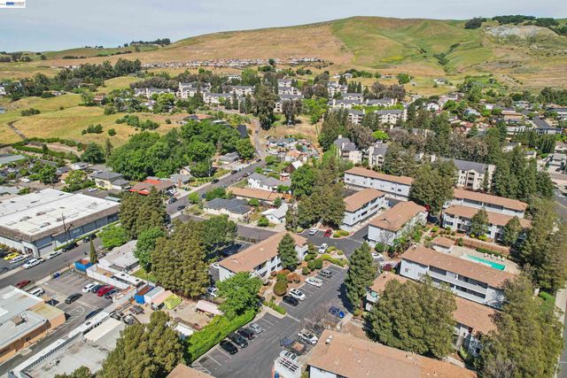 620 River Oak Way 84, Hayward, CA 94544