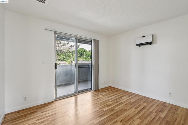 620 River Oak Way 84, Hayward, CA 94544