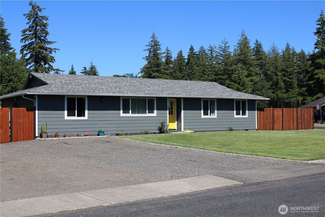 402 California Avenue N, Rainier, WA 98576