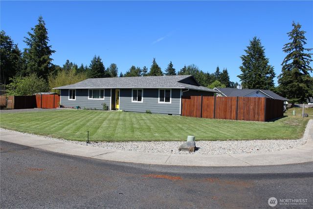 402 California Avenue N, Rainier, WA 98576
