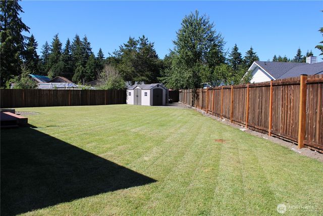 402 California Avenue N, Rainier, WA 98576